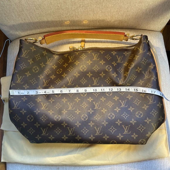 LIKE NEW!! Louis Vuitton Sully Monogram MM - Picture 3 of 16